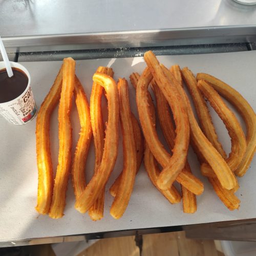 bandeja-de-churros-con-chocolate.jpg
